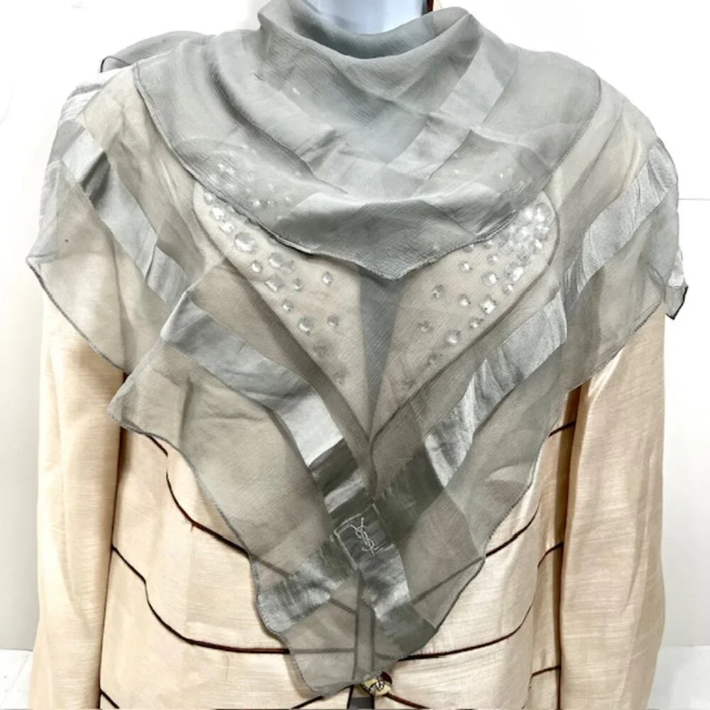 Vigt Yves Saint Laurent Mini Scarf/Handker 100% silk chiffon/satin, 27